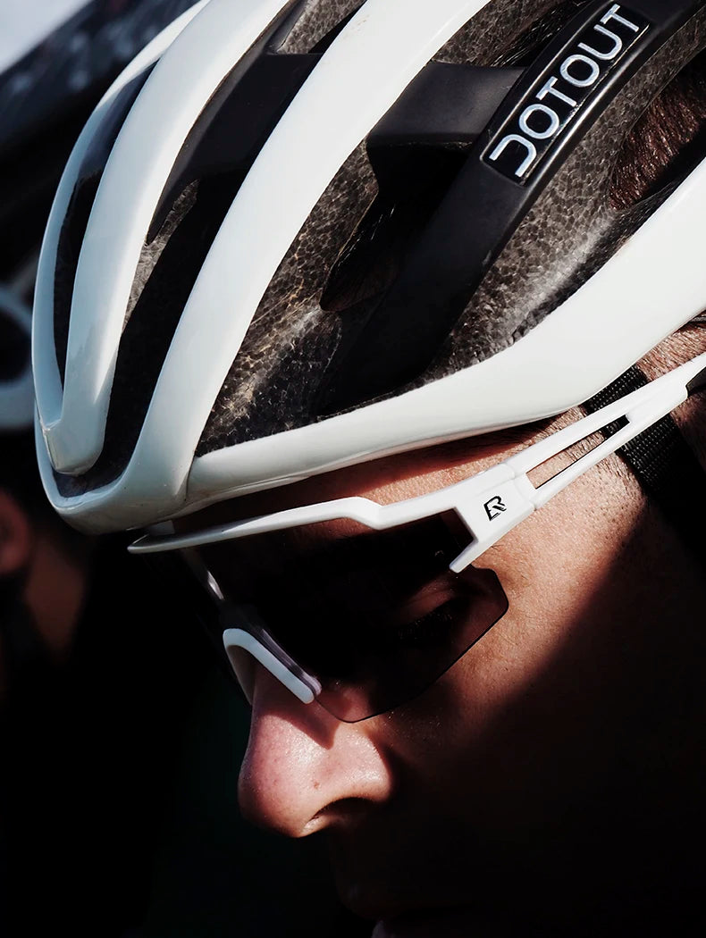 ROCKBROS Cycling Glasses Photochromic Polarized Lens Bike Glasses UV400 Protection Eyewear Sunglasses MTB Road Bicycle Goggles - MANDOTOS